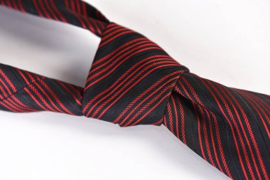 Beyaz arkaplanda izole edilmiş erkek kravat aksesuarları resmi iş konsepti moda zarafeti