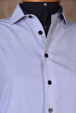 Erkekler uzun kollu gömlek şık moda sosyal konsept imajı