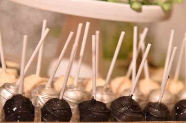 Şekerleme, çikolata, konsantre süt şekeri, kalori, parti dekorasyonu.