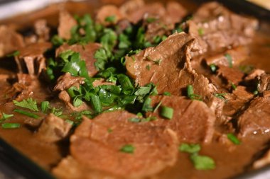 Akşam yemeği, sağlıklı yemek, pirinç, et, salata.