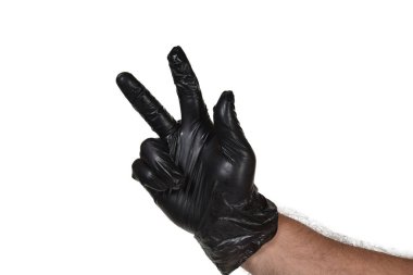 Beyaz şeffaf arkaplan resmi üzerinde izole siyah lateks eldiven jestleri ile el
