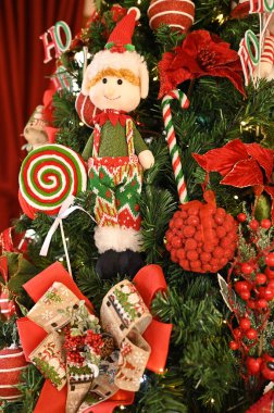 Noel süslemesi düzenlemeleri Noel Baba çiçekleri kar hediyeleri bulanık bölge bayram hediyeleri.