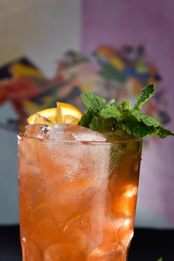 limon suyu, Brezilya caipirinha ferahlatıcı ve alkollü narenciye suyu..