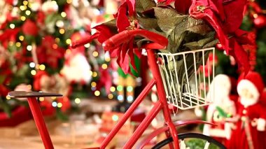 Noel süslemesi düzenlemeleri Noel Baba çiçekleri kar hediyeleri bulanık bölge bayram hediyeleri