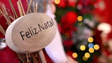 Noel süslemesi düzenlemeleri Noel Baba çiçekleri kar hediyeleri bulanık bölge bayram hediyeleri