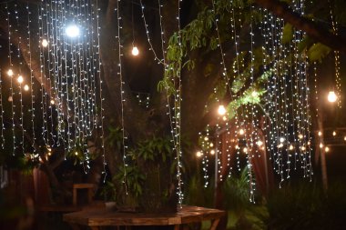 Görüntü bulanıklaştırılmış ışıklar odak parti dekorasyonu dışında görüntü dokunun arka plan kullanımı için idealdir