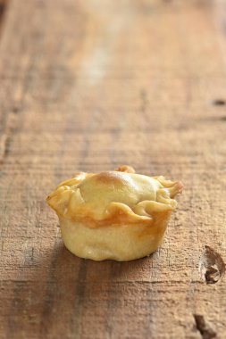 Gois 'den küçük turta, fırında tavuk turtası tipik Brezilya yemeği.