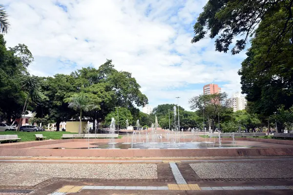  Art Deco mimari lambası şehir meydanı sonrası tarihi miras binası