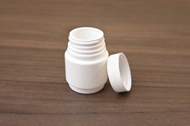 İzole edilmiş depolama için beyaz plastik kap paketleme