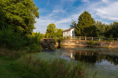 Aux Sable, Illinois, ABD 'deki tarihi I & M Kanalı' nda öğleden sonra.