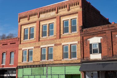 Marsilya, Illinois - ABD - 26 Şubat 2023: Marsilya şehir merkezi ve mağaza önü, Illinois.