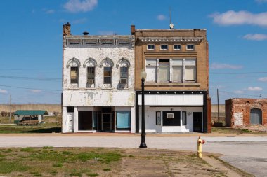 Terk edilmiş bina ve mağaza önü Kahire, Illinois, ABD.