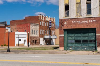 Kahire, Illinois - ABD - 19 Mart 2023: Kahire, Illinois 'deki eski terk edilmiş binalar ve mağazalar.