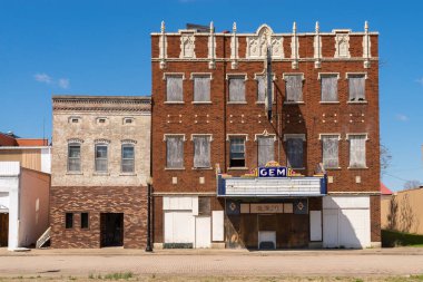Kahire, Illinois - ABD - 19 Mart 2023: Eski terk edilmiş sinema salonu, başlangıçta 10 Ekim 1910 'da, Kahire, Illinois şehir merkezinde açıldı..