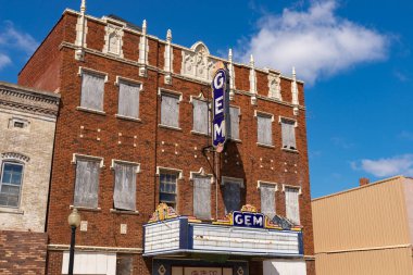 Kahire, Illinois - ABD - 19 Mart 2023: Eski terk edilmiş sinema salonu, başlangıçta 10 Ekim 1910 'da, Kahire, Illinois şehir merkezinde açıldı..