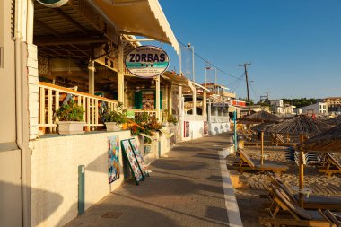 Agia Pelagia, Girit - Yunanistan - 21 Eylül 2023: Agia Pelagia, Girit, Yunanistan 'daki tatil beldesinde gün doğumu.