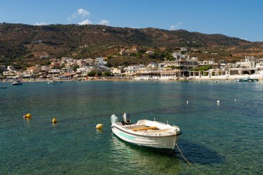 Agia Pelagia, Girit - Yunanistan - 26 Eylül 2023: Agia Pelagia, Girit, Yunanistan 'da güzel güneşli bir gün.