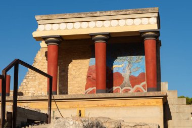 Knossos, Girit - Yunanistan - 21 Eylül 2023: Girit, Yunanistan 'daki Knossos Sarayı' nın Kuzey Girişindeki Batı Kalesi.