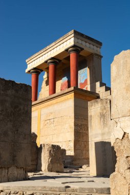 Knossos, Girit - Yunanistan - 21 Eylül 2023: Girit, Yunanistan 'daki Knossos Sarayı' nın Kuzey Girişindeki Batı Kalesi.