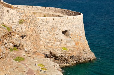 Spinalonga Kalesi, 16. yüzyılda Venedikliler tarafından Kalydon, Girit, Yunanistan 'da inşa edildi..