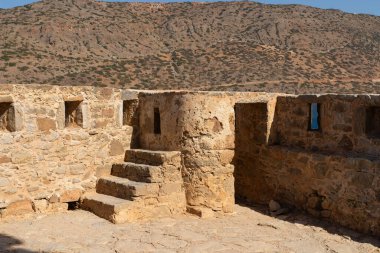 Spinalonga Kalesi, 16. yüzyılda Venedikliler tarafından Kalydon, Girit, Yunanistan 'da inşa edildi..