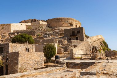 Spinalonga Kalesi, 16. yüzyılda Venedikliler tarafından Kalydon, Girit, Yunanistan 'da inşa edildi..