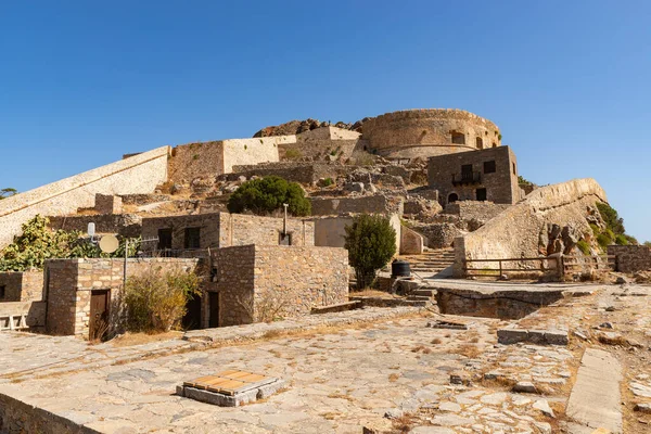 Spinalonga Kalesi, 16. yüzyılda Venedikliler tarafından Kalydon, Girit, Yunanistan 'da inşa edildi..