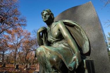 Jackson, Michigan - ABD - 14 Kasım 2023: Heykeltıraş Lorado Taft tarafından William A. Foote Anıtı, 1923 'te Woodland Mezarlığı' nda inşa edildi..