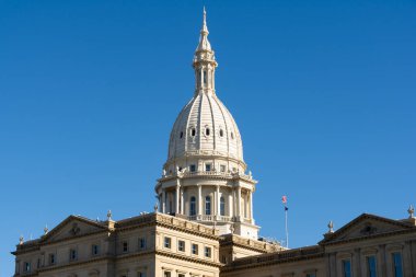 Michigan Eyalet Binası 'nın dışı, 1872-1878 yılları arasında Lansing, Michigan, ABD' de inşa edilmiş..