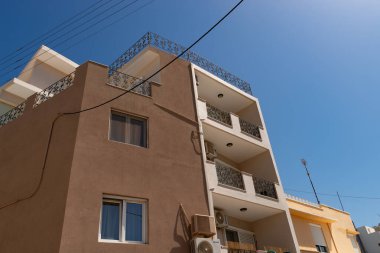 Agios Nikolaos, Girit - Yunanistan - 23 Eylül 2023: Yunanistan 'ın Girit kentindeki Agios Nikolaos şehir merkezi.