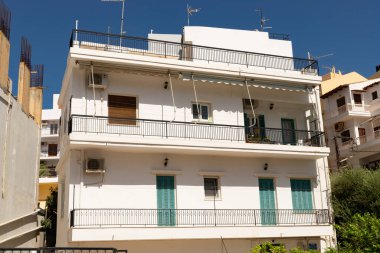 Agios Nikolaos, Girit - Yunanistan - 23 Eylül 2023: Yunanistan 'ın Girit kentindeki Agios Nikolaos şehir merkezi.