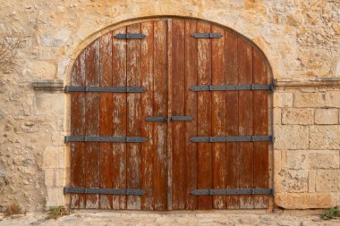 1581 yılında Yunanistan 'ın Rethymno kentindeki Fortezza Kalesi' nde inşa edilen Topçu Deposu 'nun dış kapısı..