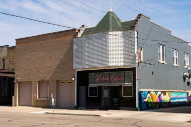 Ottawa, Illinois - ABD - 21 Mart 2024: Ottawa, Illinois, ABD 'deki şehir merkezi işletmeleri.