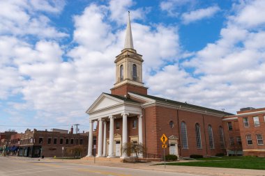 Rockford, Illinois - ABD - 28 Mart 2024: Rockford, Illinois, ABD 'deki Trinity Lutheran Kilisesi' nin dışı.
