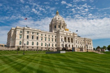 1896 ve 1905 yılları arasında St. Paul, Minnesota, ABD 'de inşa edilen Minnesota Eyalet Binası' nın dışı..