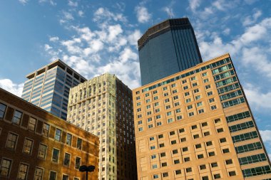 Minneapolis şehir merkezinde güzel bir yaz akşamında gökyüzü....