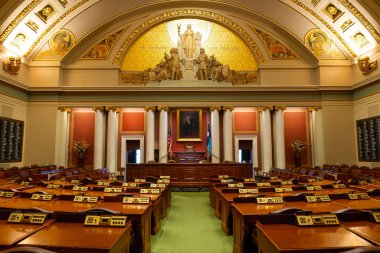 St. Paul, Minnesota - ABD - 14 Ağustos 2024: St. Paul, Minnesota, ABD 'deki Minnesota Eyalet Meclis Binası' ndaki Meclis Odaları.