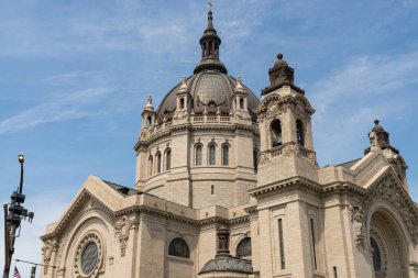 St. Paul, Minnesota - ABD - 14 Ağustos 2024: Saint Paul Katedrali 'nin dışı, 1906 ve 1915 yılları arasında, ABD' nin Minnesota kentinde inşa edildi..