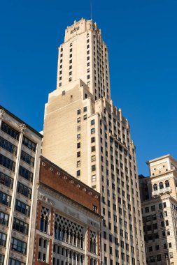 Michigan Bulvarı 'ndaki şehir merkezi silueti Chicago, Illinois, ABD.