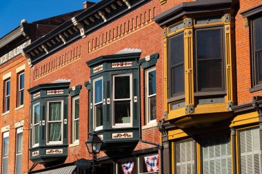 Galena, Illinois, ABD 'de şehir merkezindeki bina ve mağaza önü..