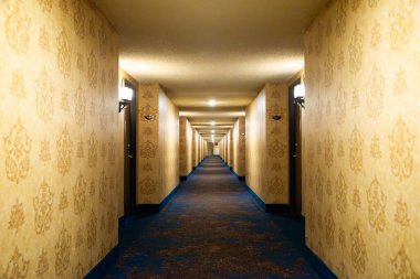 Vegas Kumarhanesinde otel koridoru.