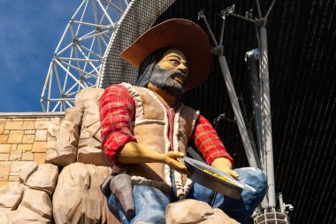 Las Vegas, Nevada - ABD - 2 Mart 2025: Las Vegas, Nevada, ABD 'deki Fremont Caddesi' ndeki Western Village 'ın dışı.