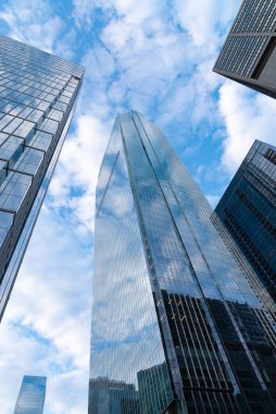 Chicago, Illinois, ABD 'deki şehir merkezindeki gökyüzünün yansımaları..