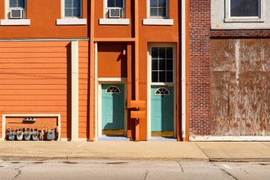 Clinton, Illinois, ABD 'deki şehir merkezi binasının dışı..