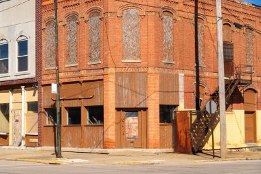 Clinton, Illinois, ABD 'deki şehir merkezi binasının dışı..