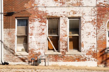 Clinton, Illinois, ABD 'deki şehir merkezi binasının dışı..