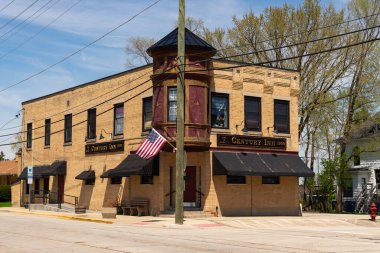 Burlington, Illinois - Amerika Birleşik Devletleri - 24 Nisan 2025: Art and Almas Century Inn, 1908 'den beri açık, Burlington, Illinois, ABD.