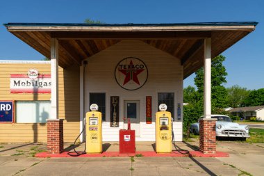 Williamsville, Illinois - ABD - 15 Mayıs 2025: Williamsville, Illinois, ABD 'deki Route 66' daki tarihi 