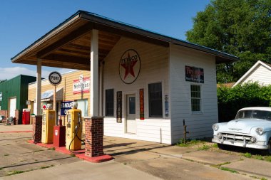 Williamsville, Illinois - ABD - 15 Mayıs 2025: Williamsville, Illinois, ABD 'deki Route 66' daki tarihi 