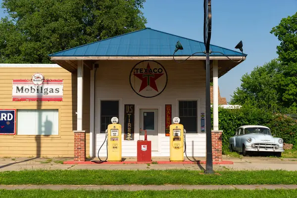 Williamsville, Illinois - ABD - 15 Mayıs 2025: Williamsville, Illinois, ABD 'deki Route 66' daki tarihi 